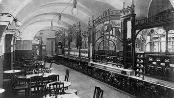 Automatenrestaurants: Als Berlin die Bockwurst der Zukunft aß