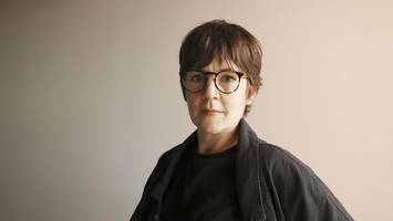 frauen in der mitte ihres lebens: „du, hier“