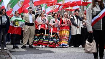 Hoffnungsträger Reza Pahlavi: Hunderte demonstrieren gegen Mullah-Regime