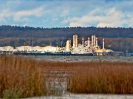 Angriff auf Putins Kriegskasse: Russischer Ostsee-Ölhafen Ust-Luga brennt erneut