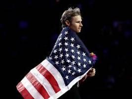 Faszinierende Blitzheilung: WM-Arena tobt: Brillanter Eislauf-Gott Malinin entflieht der Hölle