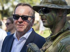 Pistorius’ Auslandsreise: Sonnenbrille, ein paar Termine – dann ein umstrittener Urlaub