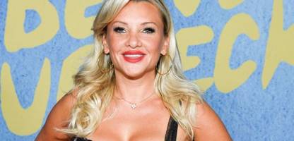 Auf Instagram: Evelyn Burdecki klagt über Fettleber