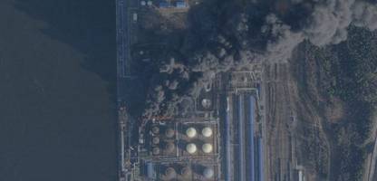 Drohnenangriff in Ust-Luga: Ukraine setzt erneut russischen Öl-Exporthafen in Brand