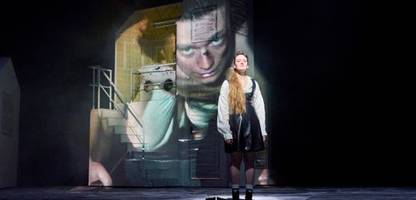 »Der zerbrochne Krug« am Thalia Theater Hamburg: Ein gut 200 Jahre altes Lehrstück über Gewalt gegen Frauen