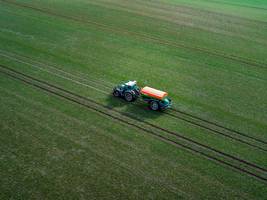 stickstoffdünger: wie der krieg auf den acker kommt