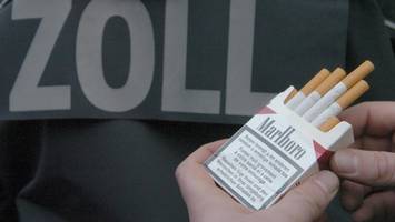 Ohne Führerschein – aber dafür mit 260.000 Fake-Kippen an Bord