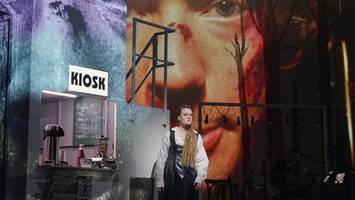 thalia theater: in „der zerbrochne krug“ geht es auch um collien fernandes