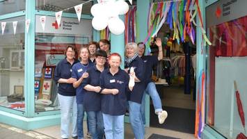 Wasserschaden, Helfer weg, Geld knapp: DRK-Kleiderladen steht vor dem Aus