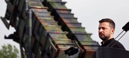 Feuer im Exportdrehkreuz: Ukraine greift russischen Ölhafen an