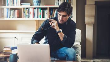 Abu (41) weigerte sich Gebühren für Wohnung zu zahlen, jetzt hat er 46.000 Euro Schulden