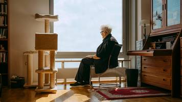 Mary (102) wird 24/7 in ihren eigenen Räumen von KI überwacht – aber das stört sie nicht