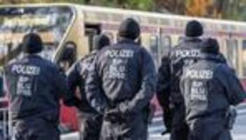 Fußball: Festnahmen und Verletzte nach Spiel im Berliner Landespokal