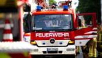 Notfall in Ostfriesland: Kohlenmonoxid-Alarm – Leblose Person in Wohnung gefunden