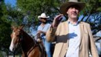 raumfahrt und cowboys: söder startet us-reise mit besuch auf ranch bei houston