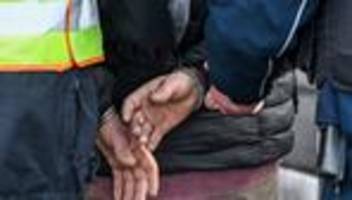 Verdächtige festgenommen: 41-jähriger Streitschlichter in München schwer verletzt