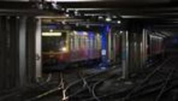 verkehr: unbekannter stört s-bahn-verkehr am potsdamer platz