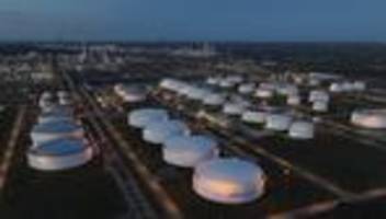 ifo-institut: mehr unternehmen planen laut ifo-umfrage mit höheren preisen