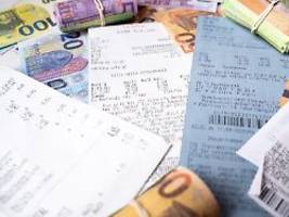 Preisdruck nimmt wieder zu: Umfrage: Mehr Firmen wollen Preise erhöhen