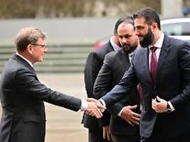 Reiche sieht Geschäftschancen: Wadephul sichert Syrien Hilfe beim Wiederaufbau zu
