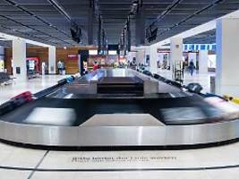 Wie lange warten?: Wenn das Gepäck nicht aufs Band kommt - was Reisende wissen sollten