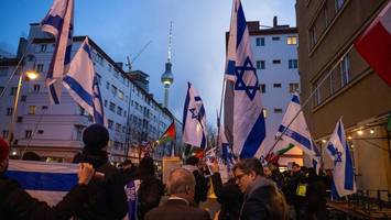 Kino Babylon: Proteste bei Auftritt von Francesca Albanese in Berlin