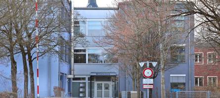 nach durchsuchungen an mehreren schulen: polizei nennt weitere details zu den jugendlichen verdächtigen