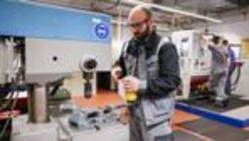 Arbeitsagentur: Hohe Beschäftigungsquote unter syrischen Geflüchteten in Deutschland