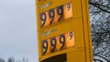 Gedeckelte Spritpreise: Polens Spritpreisdeckel greift: Was das für Pendler bedeutet