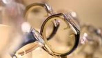 Kriminalität: Mann mit Beil überfällt Juwelier