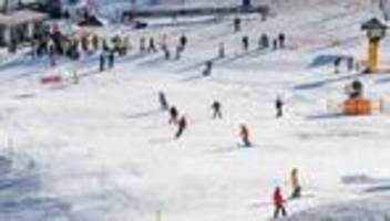 Wintersport: Größtes Skigebiet im Land nimmt Lifte wieder in Betrieb