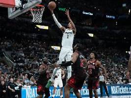 kampf um die playoff-plätze: nba-star bricht uralten rekord - schröders team macht einen wichtigen schritt