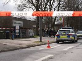 Mordkommission ermittelt: Schüler nach Messerangriff an Hamburger Schule außer Lebensgefahr
