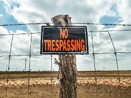 von madonna bis pedro pascal: stars fordern schließung eines us-abschiebelagers