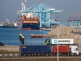 Wachstumsprognose halbiert: Experten rechnen mit Konjunktureinbruch durch Iran-Krieg