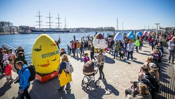 Wo der Osterhase eine bunte Ostereier-Parade anführt