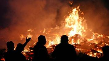 Zu Ostern geht’s heiß her: Hier lodern die schönsten Osterfeuer in Stormarn