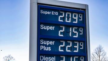 Warum Sprit wohl teuer bleibt und wie Sie jetzt sparen können