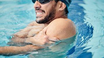 bademeister: viele schwimmer merken nicht, wie sie sich schaden