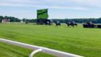 pferderennen: saisonauftakt in hoppegarten mit zuchtrennen und topjockeys