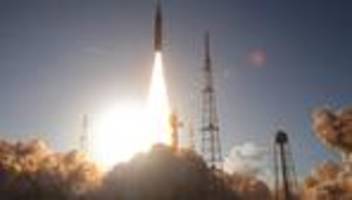 mondmission: erste bemannte raumfähre seit 50 jahren ist unterwegs richtung mond