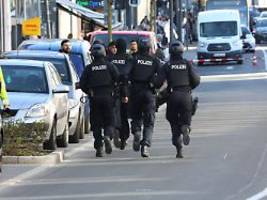 auseinandersetzung nach unfall: drei verletzte nach messerangriff in solingen