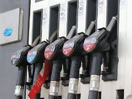 Ziel verfehlt?: Neue Tankregel: Preise schnellen auf bisheriges Jahreshoch