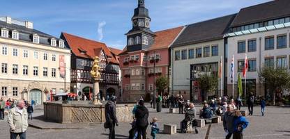 angespannte haushaltslage: kommunen melden rekorddefizit