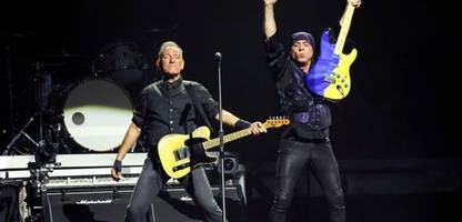 bruce springsteen in minneapolis: wütender tourauftakt mit hoffnung und protest