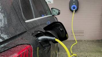 Benzinpreis-Krise als Chance: Stadtwerke werben für private E-Ladepunkte