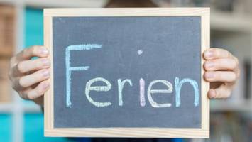 Schulbehörde meldet: Sommerferien sollen um zwei Wochen verkürzt werden
