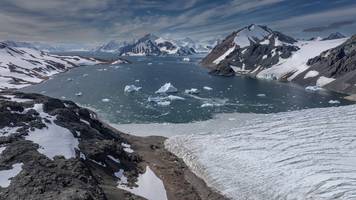 Mit dem Rückgang des Eises und der Landhebung rücken die Bodenschätze der Antarktis in den Fokus