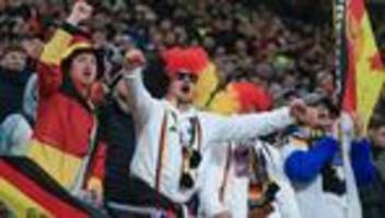 Fußball: Technische Probleme und hohe Preise: Unmut um WM-Tickets