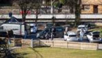 Kriminalität: Nach Leichenfund in Auto - Tatverdächtiger festgenommen